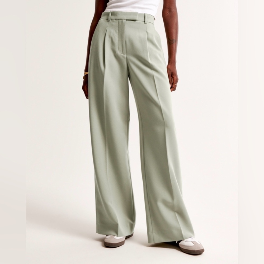 Abercrombie & Fitch Harper Tailored Ultra Wide Leg Pant